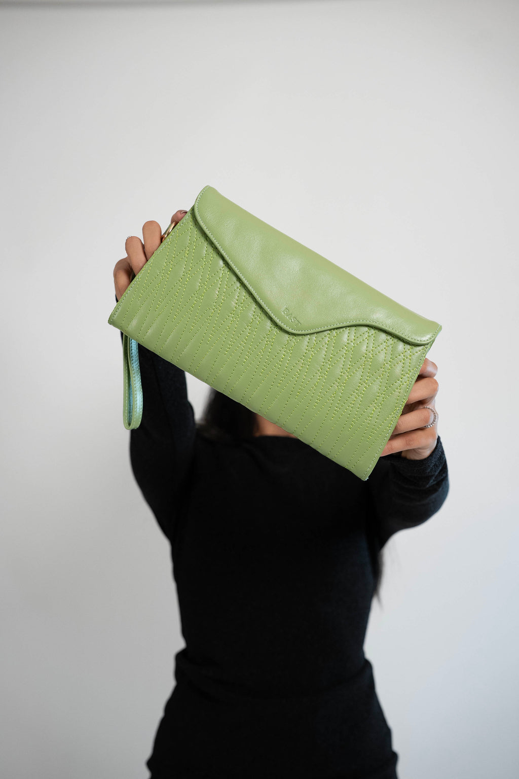 Yeet Clutch Olive-green